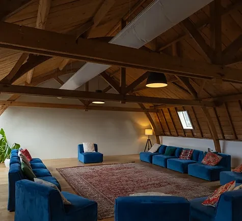 Groepsruimte Huys van Nu Waalre Groepsruimte van Huys van Nu in een sfeervol monumentaal pand in Waalre